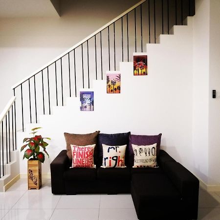 A&D Home-stay @Kota Warisan, Sepang  Bagian luar foto